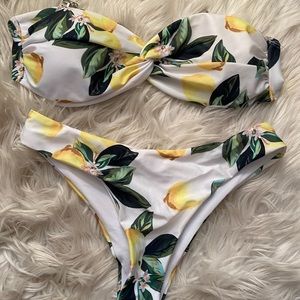 Lemon bikini
